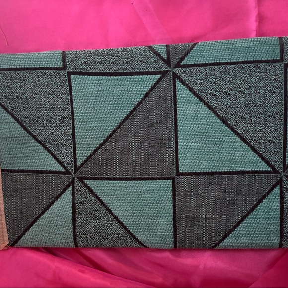 Geometric Green and Black velvet accessories pouch - Picture 2 of 3